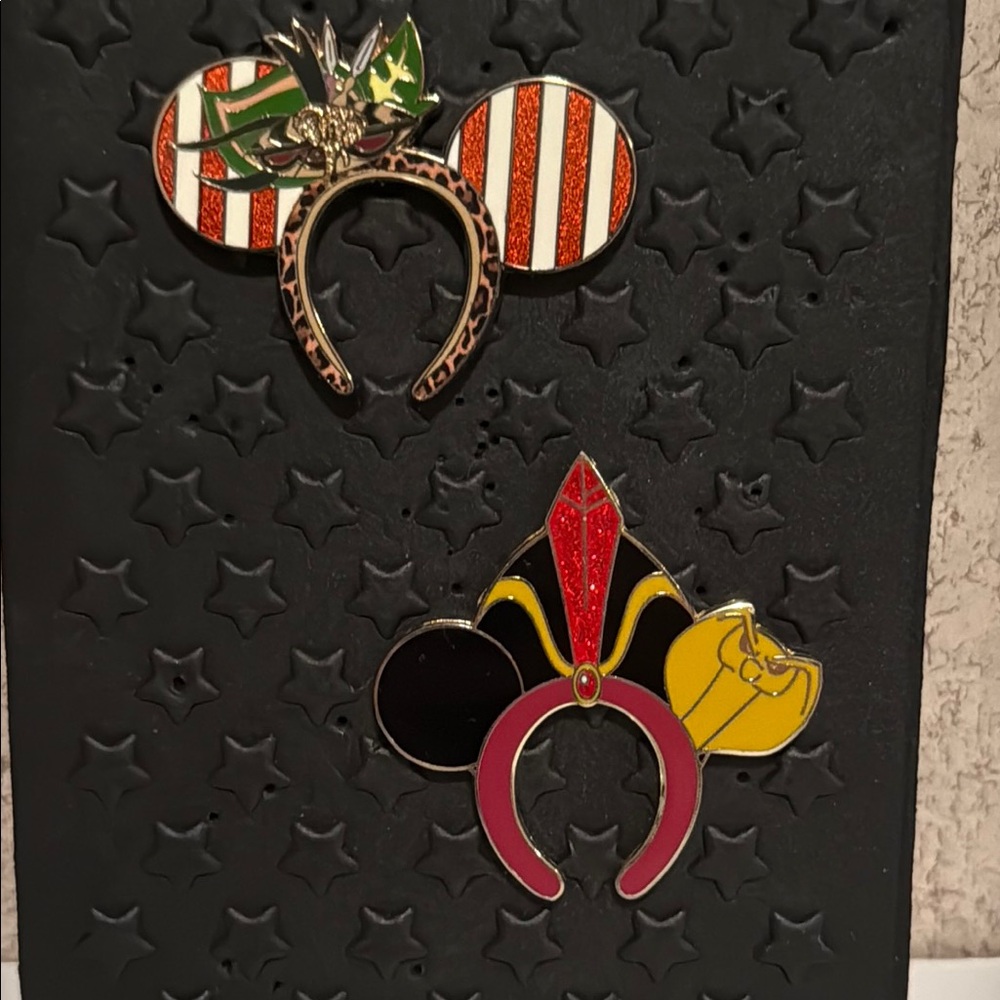 Disney Minnies main attraction Ears Pins
